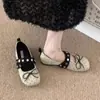 Zapatos Mary Jane de Estilo Coreano con Lunares y Lazo para Mujer 2026 Modelo Nuevo de Primavera con Remaches y una Sola Correa de Boca Baja