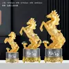 Trofeo de Cristal 2026 Trofeo Personalizado del Año del Caballo Premios de Reunión Anual Diseño Gratuito Grabado Souvenir para Empleado Destacado