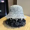Sombrero de Cubo de Mezclilla Bordado con Flores Frescas Estilo Coreano para Mujer, Lavado y Desgastado con Bordes Deshilachados, Adecuado para Salidas de Primavera y Verano como Sombrero para el Sol