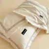 Conjunto de cama de luxo de alta qualidade, cor sólida outono e inverno, veludo de leite, borda larga com fita, quatro peças, Helena, jogo de cama para quarto principal, capa de edredom