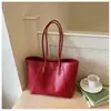 Bolsa Grande Capacidade Retrô Moda Feminina 2026 Nova Bolsa de Ombro Único Textura de Alta Qualidade Versátil Bolsa Tote para Ir ao Trabalho