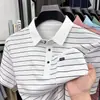 Camisa de Manga Corta con Cuello para Hombre Nueva de Verano Top para Hombres de Negocios con Bolsillo Real Camisa Rayada para Hombre en Stock