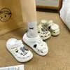 Lindo Donut Pochacco Lazo Versátil Accesorio Decoración de Zapato Hebilla de Zapato Desmontable DIY para Crocs