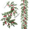 Guirnalda Círculo de Ratán Navideño con Agujas de Pino y Frutos Rojos, Ratán Encriptado, Decoraciones para Barandilla de Escalera Navideña, Enredaderas