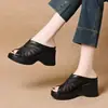 Sandalias de malla transpirables y versátiles de suela gruesa sin cordones para mujer, nuevo modelo de verano 2026, sandalias impermeables para exteriores con plataforma, puntera abierta, que aumentan la altura