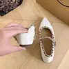 Zapatos Mary Jane de Cuero Patentado Elegantes con Remaches y Punta Fina para Mujer, Verano 2025, para Usar Afuera, Bajos, para Personas Bajas