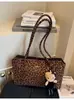 Bolsa Casual Transfronteiriça com Estampa de Leopardo Feminina Grande Capacidade Tote Bag Outono 2025 Nova Bolsa Portátil para o Dia a Dia Bolsa de Ombro de Alto Valor