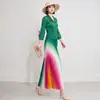 Vestido vintage plissado estilo francês com gola virada de outono, mangas sino, design floral tridimensional, gradiente arco-íris e barra plissada grande para mulheres