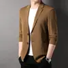 Traje Fino Sin Costuras para Hombre Nuevo Primavera y Otoño Capa Única Casual Europeo Occidental y Americano Traje Pequeño Ajuste Delgado Chaqueta Occidental de Moda