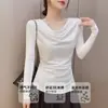 Camiseta branca modal ombro a ombro para mulheres, camiseta de manga comprida, outono 2026, design plissado, top justo de meia manga