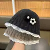 Chapéu de tricô infantil para outono e inverno com acabamento em renda, chapéu de lã estilo pimenta, chapéu bucket para meninas, pequeno design floral, quente, transfronteiriço