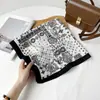 Bufanda de Algodón Lino Seda Espiga de Moda y Versátil con Estampado de Cadena de Alta Gama, Bufanda Decorativa para Cuello, Bufanda para Mujer al por Mayor