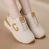 Zapatos Deportivos de Cuero de Gran Tamaño Transfronterizos de Comercio Exterior para Mujer, Versátiles de Primavera Nuevo Estilo para Correr Planos Antideslizantes Modernos Casuales para Mujer
