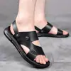 Sandálias Masculinas 2026 Verão Novo Estilo Sapatos de Praia Dupla Finalidade Couro Tendência Sola Macia Calçados Masculinos Casuais Antiderrapantes