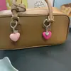 Colgante en Forma de Corazón con Galvanizado y Junta, Sencillo y Adecuado para Cualquier Funda de Teléfono, Versátil y Elegante, Llavero de Apple, Moderno