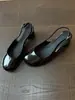 Sandalias cerradas de cuero para mujer, estilo francés, suaves, sencillas, retro, elegantes, modelo nuevo verano 2026 con tira de hebilla única