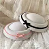 Sombrero de Copa con Lazo de Terciopelo Blanco y Negro Tocado Estilo Hepburn Británico Nautica Chica JK Preppy Cúpula Sombrero de Marinero