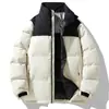 Chamarra de Plumón para Hombre 2026 Invierno con Cuello Alto, Bloques de Color, Cálida y Moderna, Abrigo Versátil para Estudiantes, Tendencia de Moda Masculina