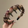 Diadema de corona alta para mujer, nuevo modelo 2026, diadema antideslizante para lavarse la cara, de ala ancha con dientes, pinza para el pelo, accesorio de pelo simple