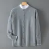 Baicai Rong Outono/Inverno Novo Cardigã de Lã Cor Sólida Suéter Masculino de Tricô Trançado Outerwear Casual de Negócios Tricô Solto