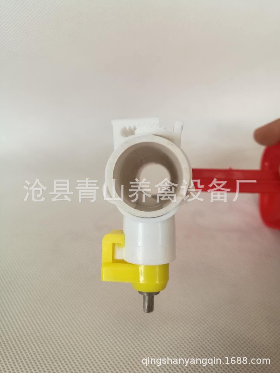 鸡用饮水器 乳头饮水器 球阀白卡子饮水器