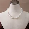 Colar de Pérolas Redondas Perfeitas Fortes e Leves para Mulheres Estilo Ins de Alta Qualidade Elegante Versátil Moda Nicho Cordão para Clavícula com Contas Imitando Concha