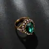 Anillo de estilo anillo de vidrio verde retro europeo y americano moda simple Yiwu fuente fábrica fuerza de suministro se puede enviar en nombre