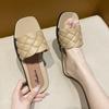 Fabricantes transfronterizos exportan moda de verano para mujer, chanclas planas de color sólido con diamantes de torsión