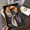 Pañuelo Imitación Seda Estilo Coreano, Pañuelo Cuadrado de 70 cm con Estampado Floral Verde, Tacto de Alta Gama, Versátil para Mujeres en Primavera y Verano, Elegante Pañuelo para el Cuello, Venta al por Mayor