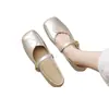 Deslumbrantes sapatilhas femininas estilo francês, novo modelo outono 2026, adequadas para combinar com saias, couro macio, sola macia, sapatos Mary Jane baixos
