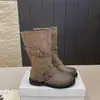 Botas de Cavaleiro de Outono Femininas Nicho Estilo Coreano Bico Redondo Salto Grosso Botas Martin 2026 Fivela Retro Meia-Canela Desgastado Novo Estilo