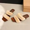 Pantuflas retro de punta cuadrada peludas para usar al aire libre, nueva colección otoño/invierno 2026, elegantes zapatos de tacón de cuña para mujer, sandalias de meter peludas y cómodas
