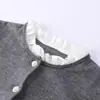 Elegante Suéter de Punto Gris con Cuello Alto, Manga Larga, Patchwork y Borde con Volantes para Mujer, Nuevo Top Versátil Otoño 2026