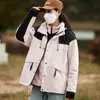 Chaqueta Nueva de Primavera y Otoño Tres en Uno Mismo Estilo para Hombres y Mujeres Repelente al Agua Chaqueta Polar Desmontable Chaqueta de Montañismo Personalizada