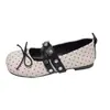 Zapatos Mary Jane Retro Franceses de Lunares con Remaches para Mujer 2026 Nuevos de Primavera Versátiles Bailarinas con Lazo
