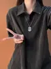 Camisa Polo de Verão Unissex Estilo Retro Americano com Gola Reversível, Caimento Solto, Respirável, Moderna, Versátil, com Rebites e Padrão Espinha de Peixe