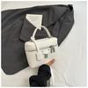 Bolso de Mujer 2025 Primavera y Verano Nuevo Estilo Coreano Moda Bandolera de Hombro Pequeño Bolso Cuadrado Personalizado Textura Acolchada Bolso de Mano de Textura Moderna