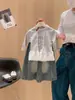 Camisa Base Versátil de Algodão Puro Estilo Coreano para Crianças Maiores, Novo Estilo de Primavera com Renda Elegante e Mangas Longas