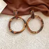 Pendientes Retro Europeos y Americanos de Otoño e Invierno con Estampado Geométrico de Leopardo en Piel Lujo Accesible Pendientes de Gama Alta Pendientes de Moda Elegantes y con Estilo para Mujer