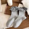 Accesorios de otoño e invierno estilo coreano combinación gris calcetines de cuadros literarios con lazo de encaje para mujer calcetines holgados dulces