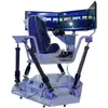 Um conjunto completo de equipamento de simulador de corrida de três telas, console de videogame com sensor de movimento para dirigir carro, salão de experiência VR, entretenimento em larga escala.