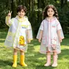 Impermeable infantil para estudiantes de primaria, apto tanto para niños como para niñas, impermeable de cuerpo completo, a prueba de lluvia, portátil, con estampado de dibujos animados