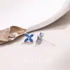 Brincos de Trevo de Quatro Folhas Modernos, Compactos e Doces, Brincos de Flor com Pedras Sintéticas Vermelhas e Azuis, Brincos Simples Empilháveis para o Dia a Dia de Mulheres