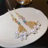 Pendientes de botón Vintage con Borla de Loro de Pedrería Colorida y Perla, Pendientes de Estilo de Corte con un Toque de Lujo Ligero y de Alta Gama