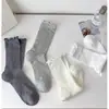 Calcetines de Color Sólido Calados para Mujer, Lindos Calcetines con Borde Fruncido Estilo Japonés, Versátiles Calcetines de Media Pantorrilla para Primavera y Verano