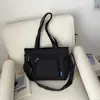 Bolso de hombro minimalista transfronterizo de nailon para mujer, nueva colección otoño 2026, casual, gran capacidad, bolsa tote ligera, bolso cruzado