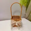 Cesta tejida a mano de imitación de ratán Decoración del hogar Cesta de almacenamiento Cesta tejida a mano para arreglo floral Cesta tejida a mano con borde de encaje