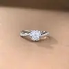Nuevo Par de Anillos de Boda de Moda 2024 Tejido de Estrella Boca Viva Mesa de Lugar de Boda Compromiso Venta Directa de Fábrica de Yuhong
