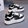 Zapatos de mujer, nuevas zapatillas blancas populares transpirables de otoño, de suela gruesa, que aumentan la altura, cómodos, versátiles, zapatos casuales, zapatillas 8503