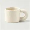 Tazas de cerámica de alta calidad, con asas grandes y forma robusta, personalizables con logotipos en colores macarrón, perfectas como recuerdos; Muestras de color disponibles para pedidos personalizados